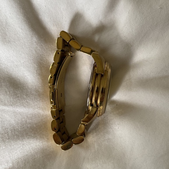 Michael Kors Gold watch - Picture 3 of 8